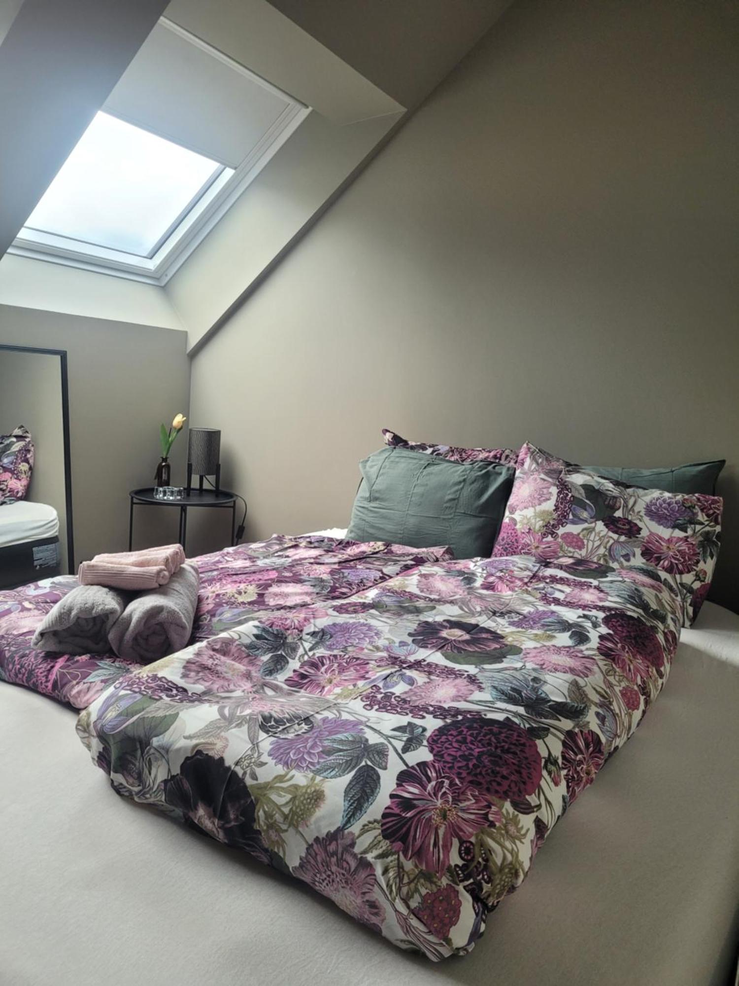 Single Elegant Room I Sentrum- Sea View Alesund Exterior photo